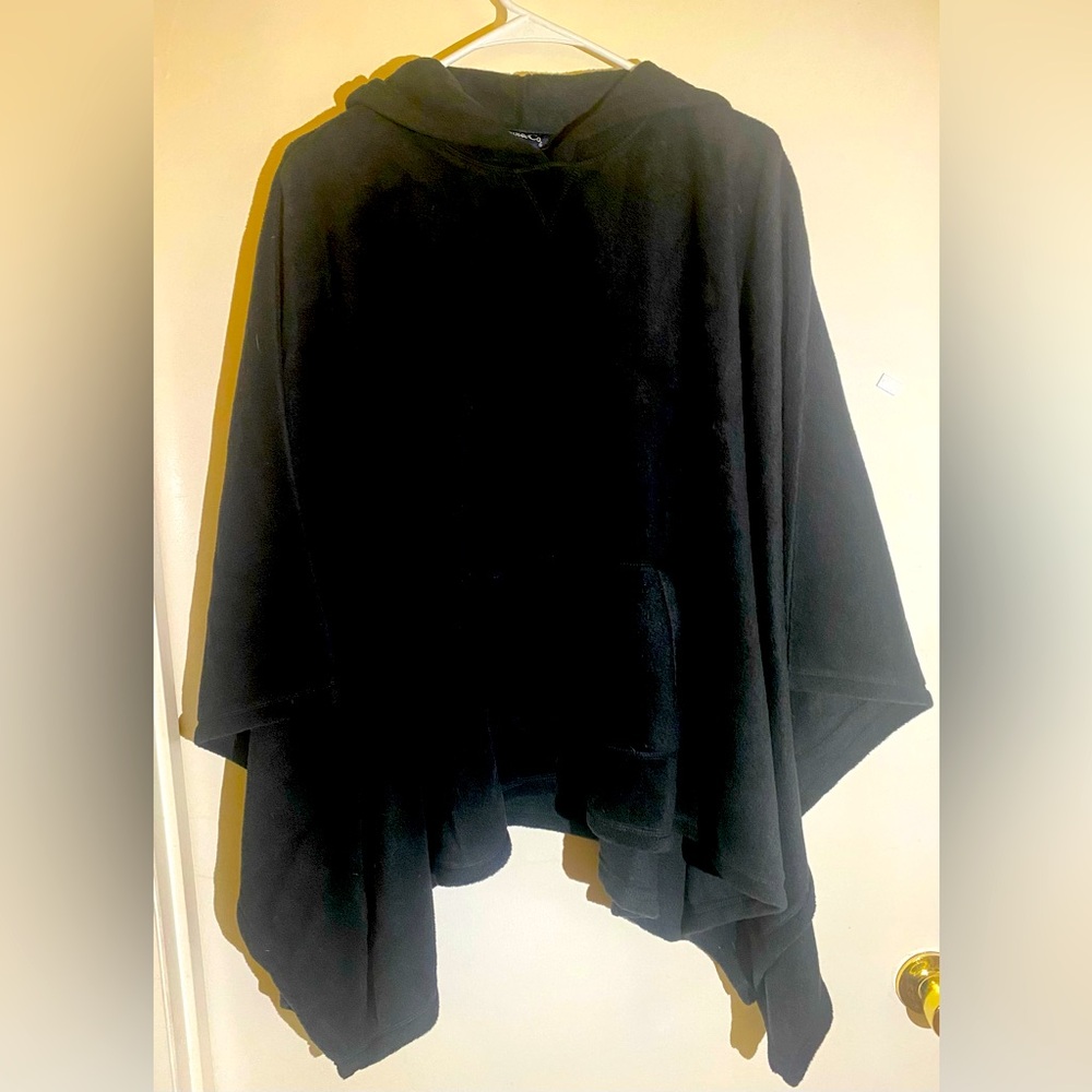 Denim & Co Missy Black Fleece Poncho with Hood and Pocket